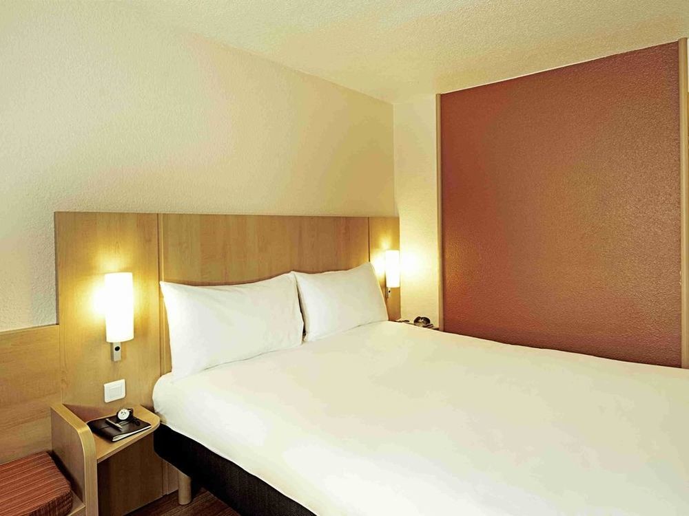 ホテル Ibis モンベリアル 部屋 写真